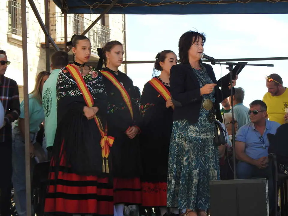 DURUELO HJOMENAJE Y RONDA (2)