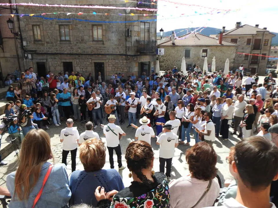 DURUELO HJOMENAJE Y RONDA (68)