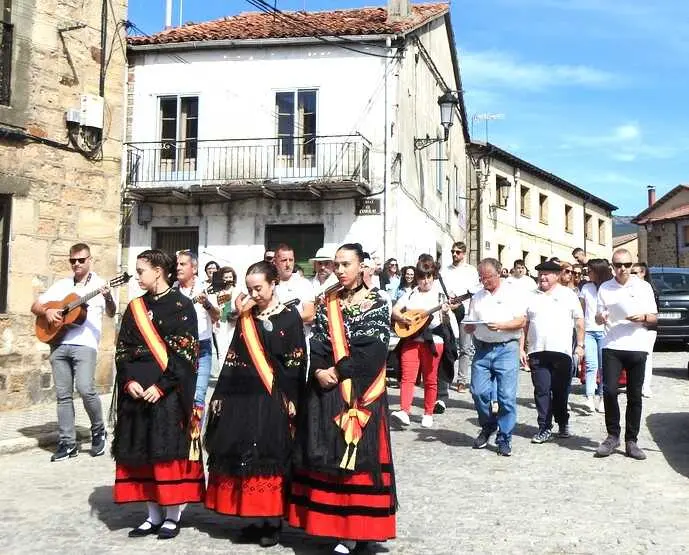 DURUELO HJOMENAJE Y RONDA (87)