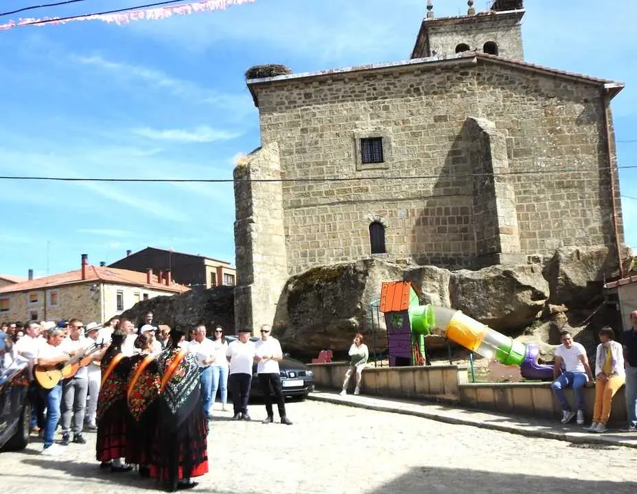 DURUELO HJOMENAJE Y RONDA (88)