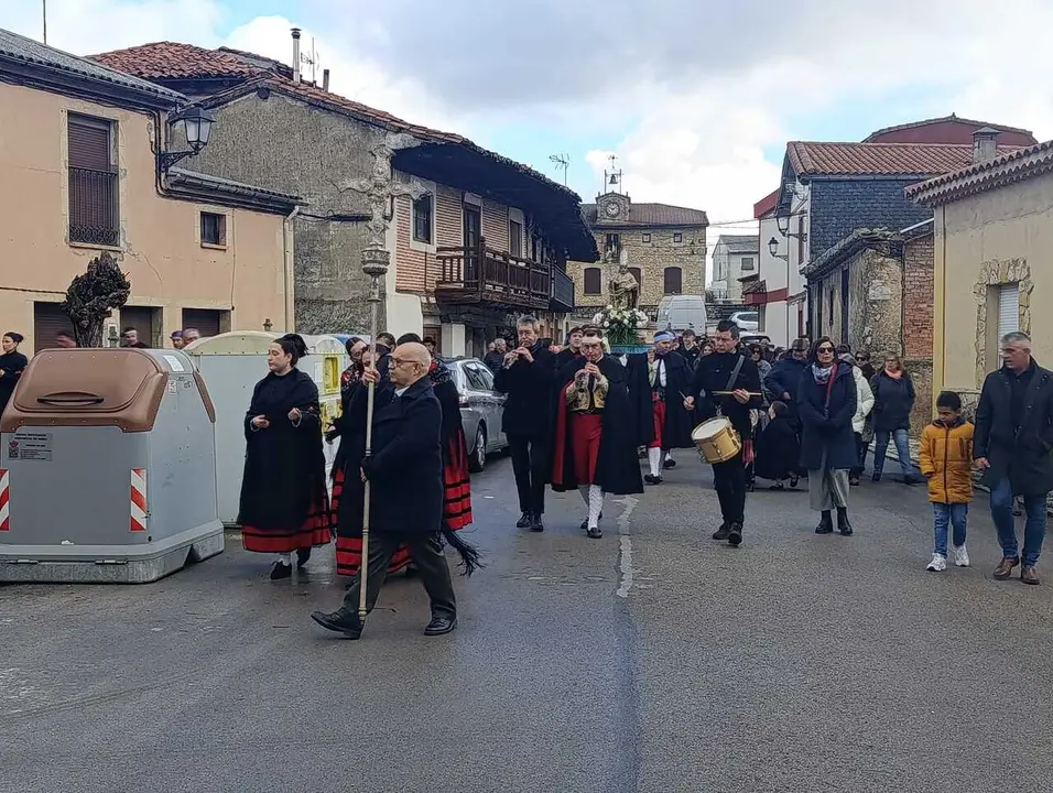 DANZAS DEL PALOTEO Y PROCESI&Oacute;N (2)