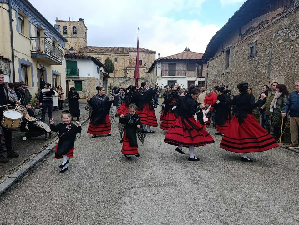 DANZAS DEL PALOTEO Y PROCESI&Oacute;N (15)