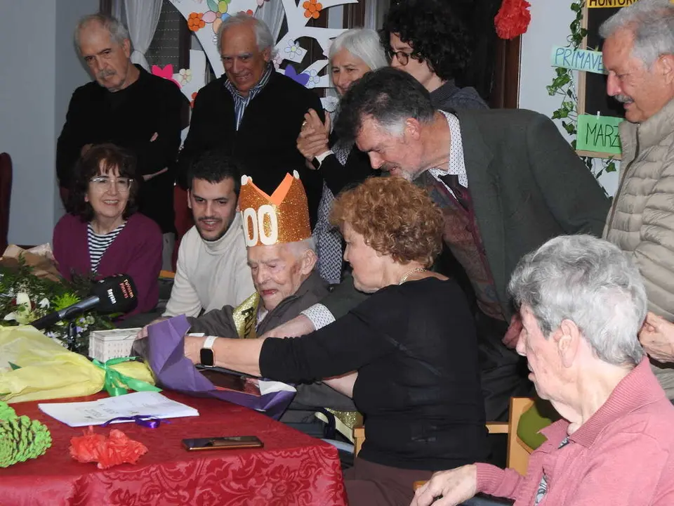 TOMAS DE LA MAZA 100 A&Ntilde;OS (40)