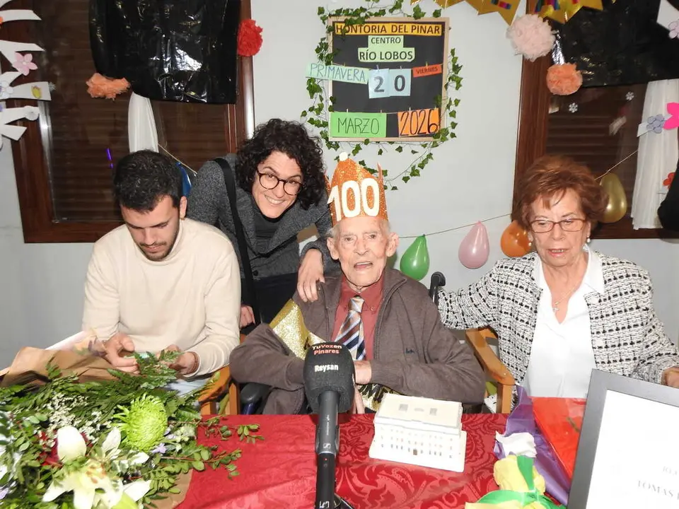 TOMAS DE LA MAZA 100 A&Ntilde;OS (60)