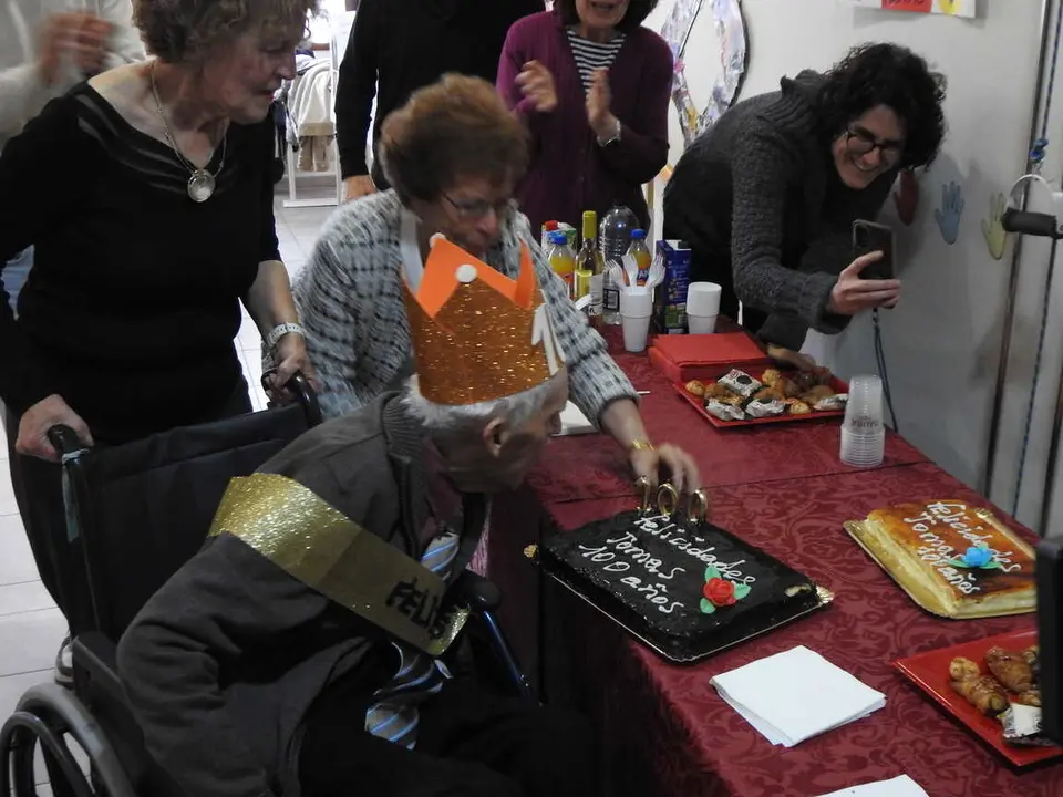 TOMAS DE LA MAZA 100 A&Ntilde;OS (63)