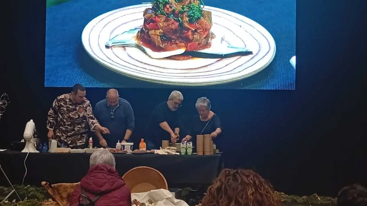 XI FERIA DEL CHORIZO EN COVALEDA (9)