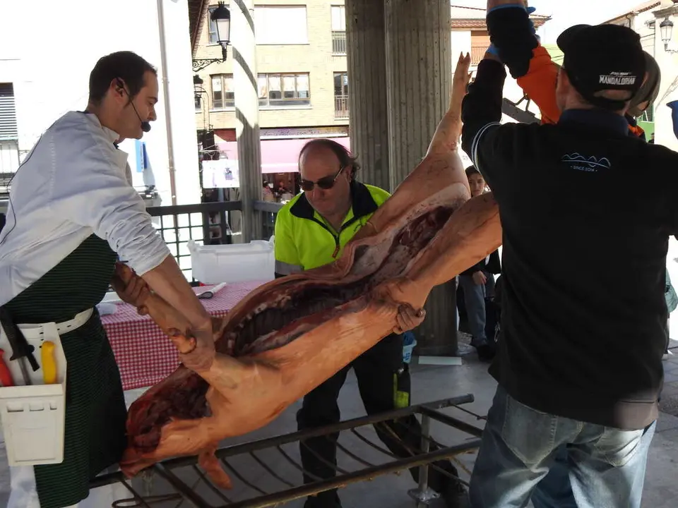 XI FERIA DEL CHORIZO EN COVALEDA (20)