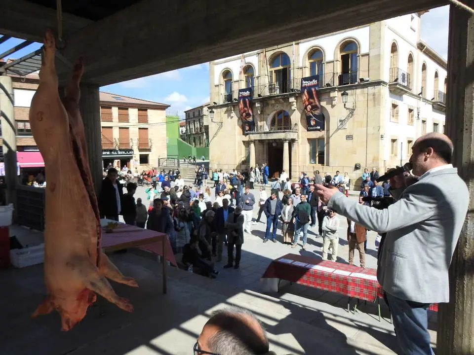 XI FERIA DEL CHORIZO EN COVALEDA (23)