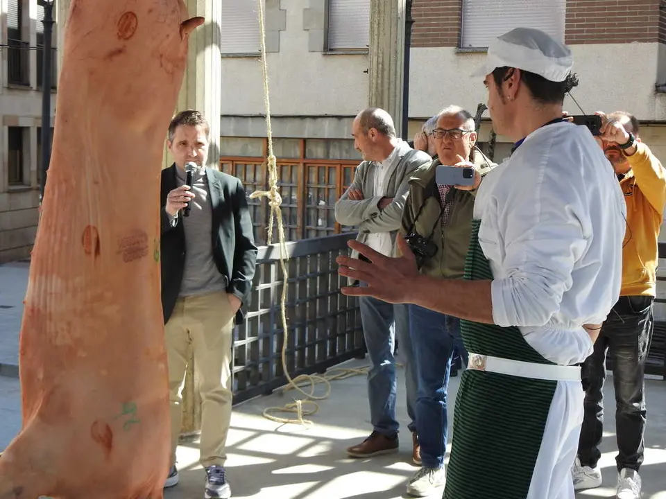 XI FERIA DEL CHORIZO EN COVALEDA (25)