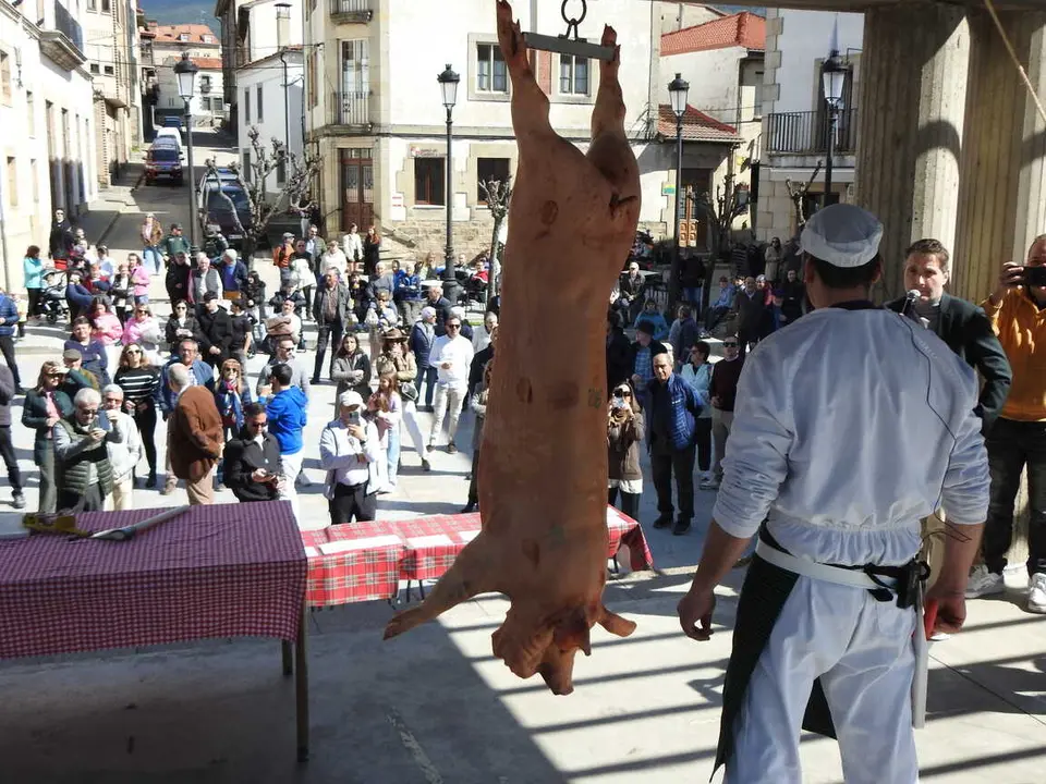 XI FERIA DEL CHORIZO EN COVALEDA (26)