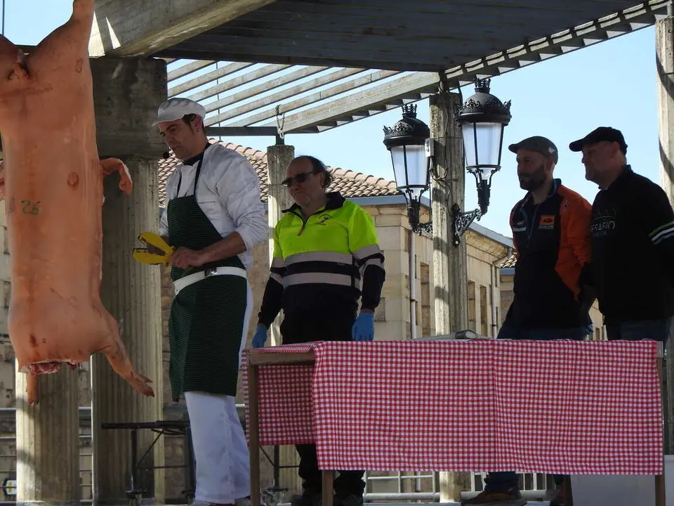 XI FERIA DEL CHORIZO EN COVALEDA (30)