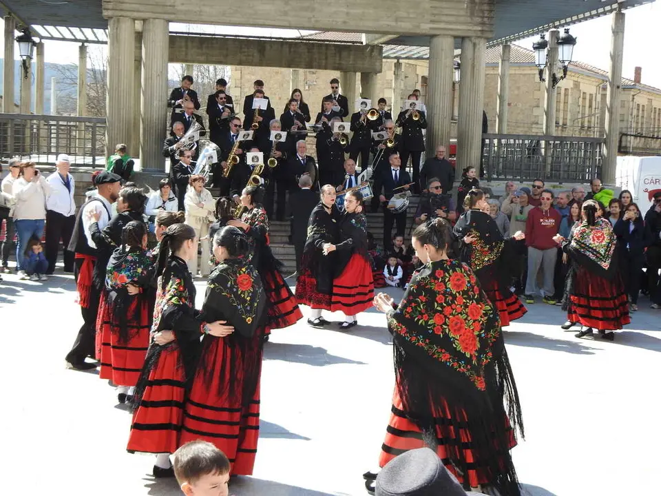 XI FERIA DEL CHORIZO EN COVALEDA (50)