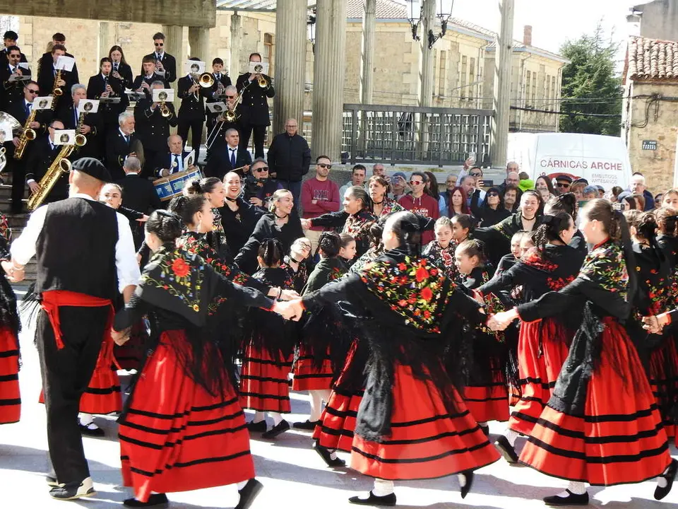 XI FERIA DEL CHORIZO EN COVALEDA (56)