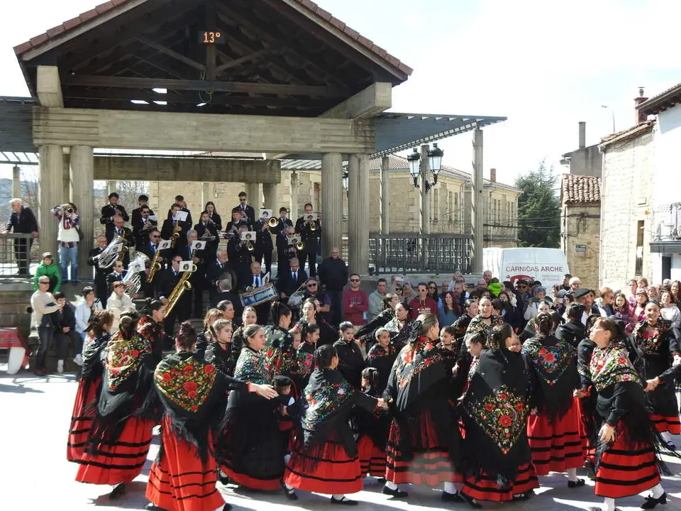 XI FERIA DEL CHORIZO EN COVALEDA (57)