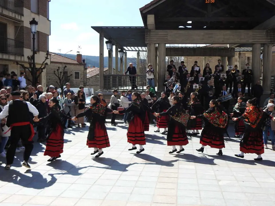 XI FERIA DEL CHORIZO EN COVALEDA (64)