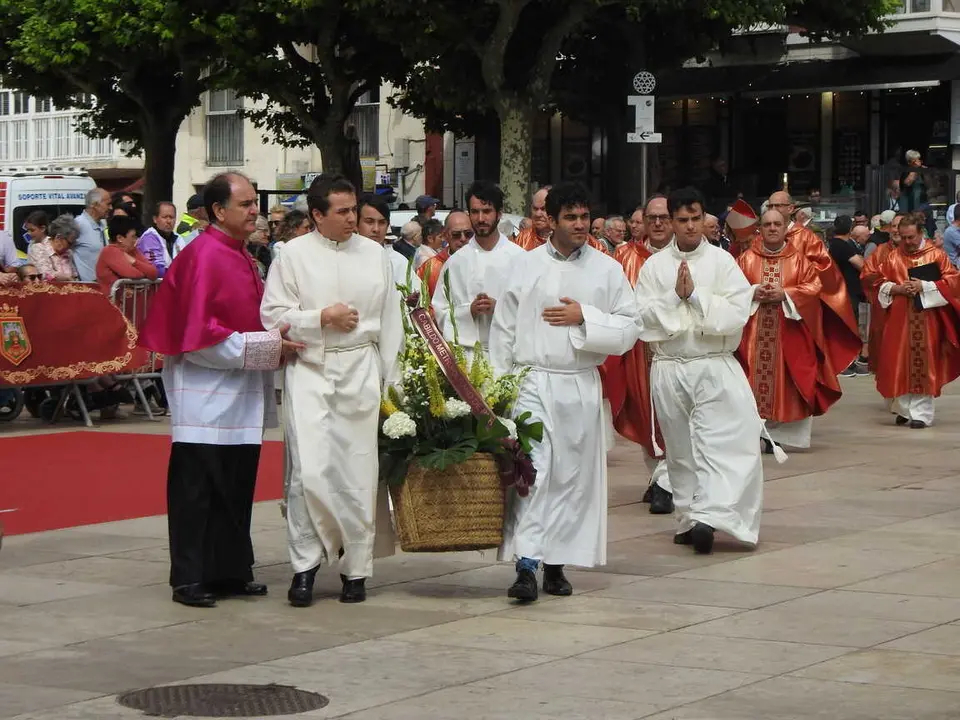 OFRENDA FLORAL BURGOS 29 DE JUNIO (3)