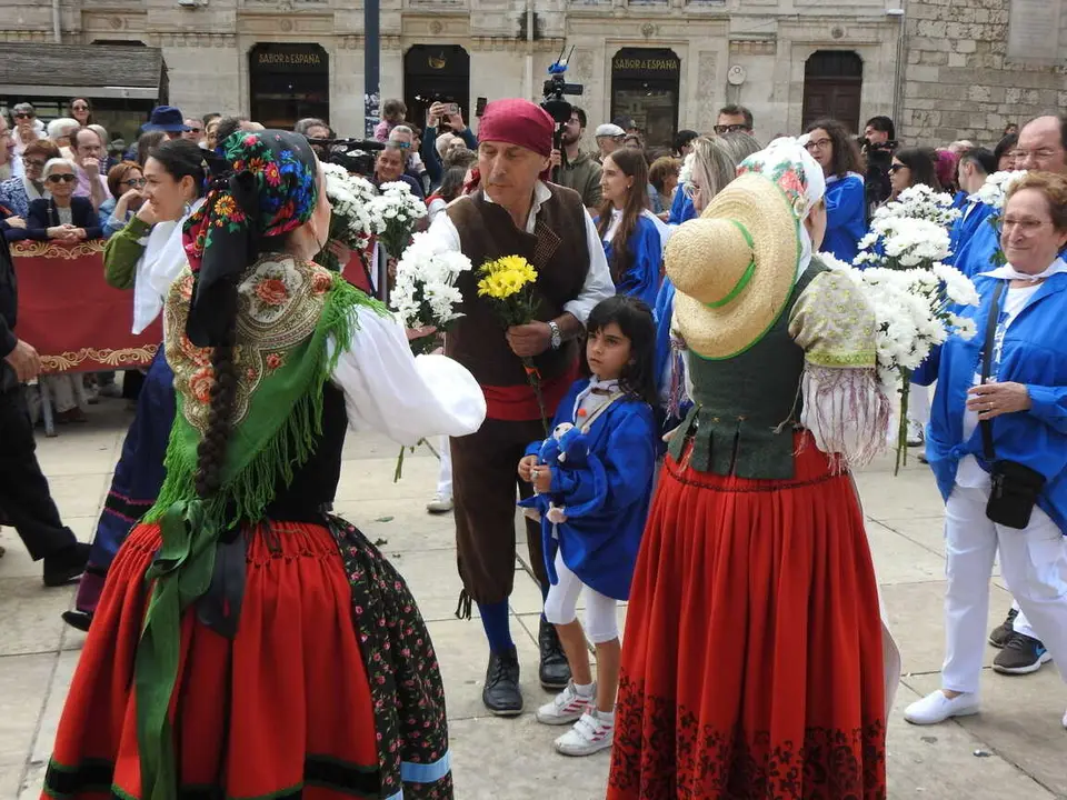 OFRENDA FLORAL BURGOS 29 DE JUNIO (43)