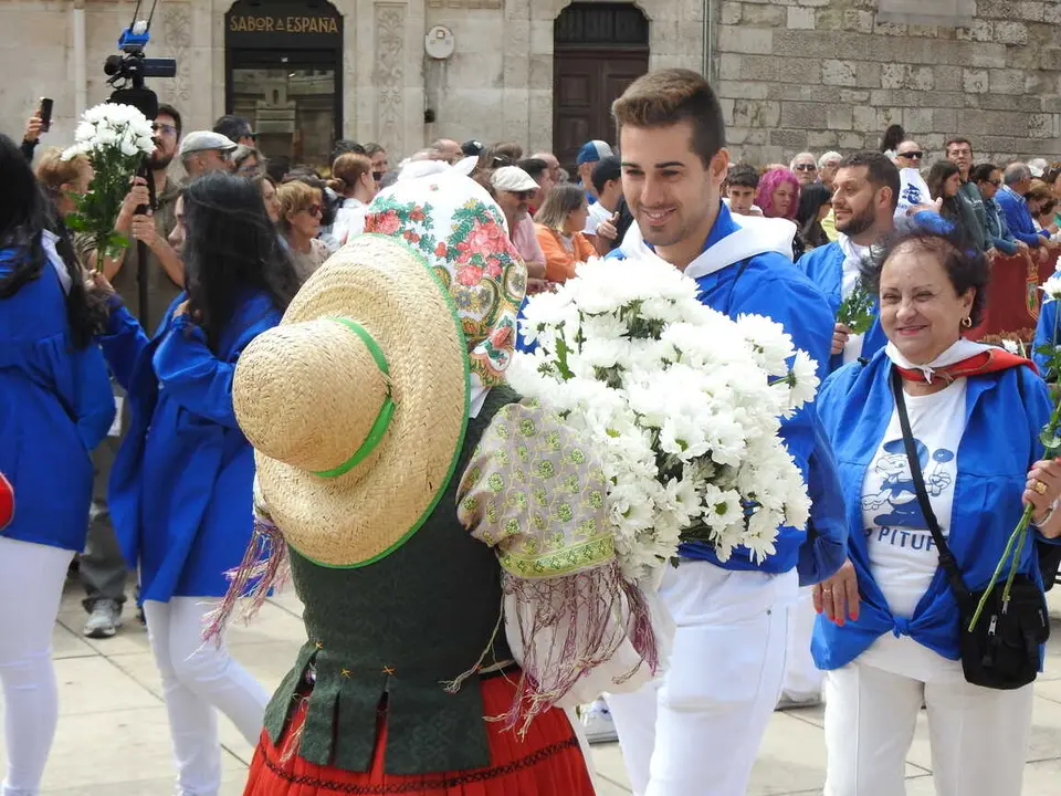 OFRENDA FLORAL BURGOS 29 DE JUNIO (44)