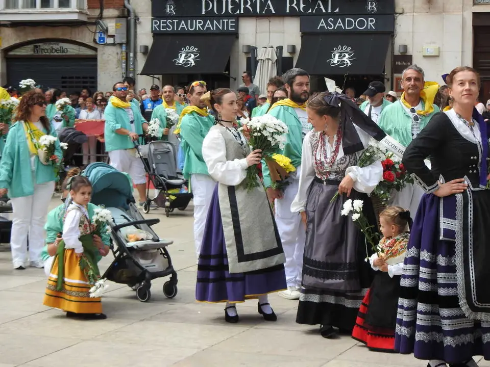 OFRENDA FLORAL BURGOS 29 DE JUNIO (49)