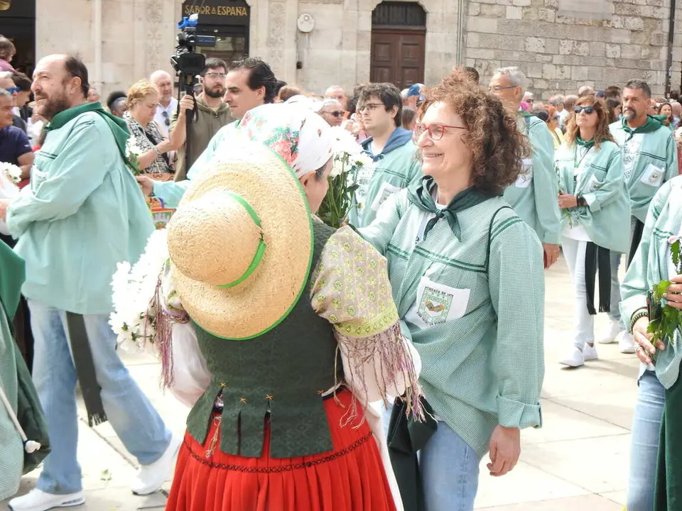 OFRENDA FLORAL BURGOS 29 DE JUNIO (56)