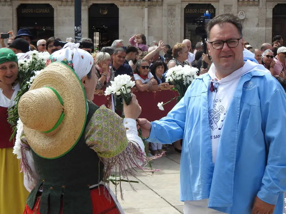 OFRENDA FLORAL BURGOS 29 DE JUNIO (64)