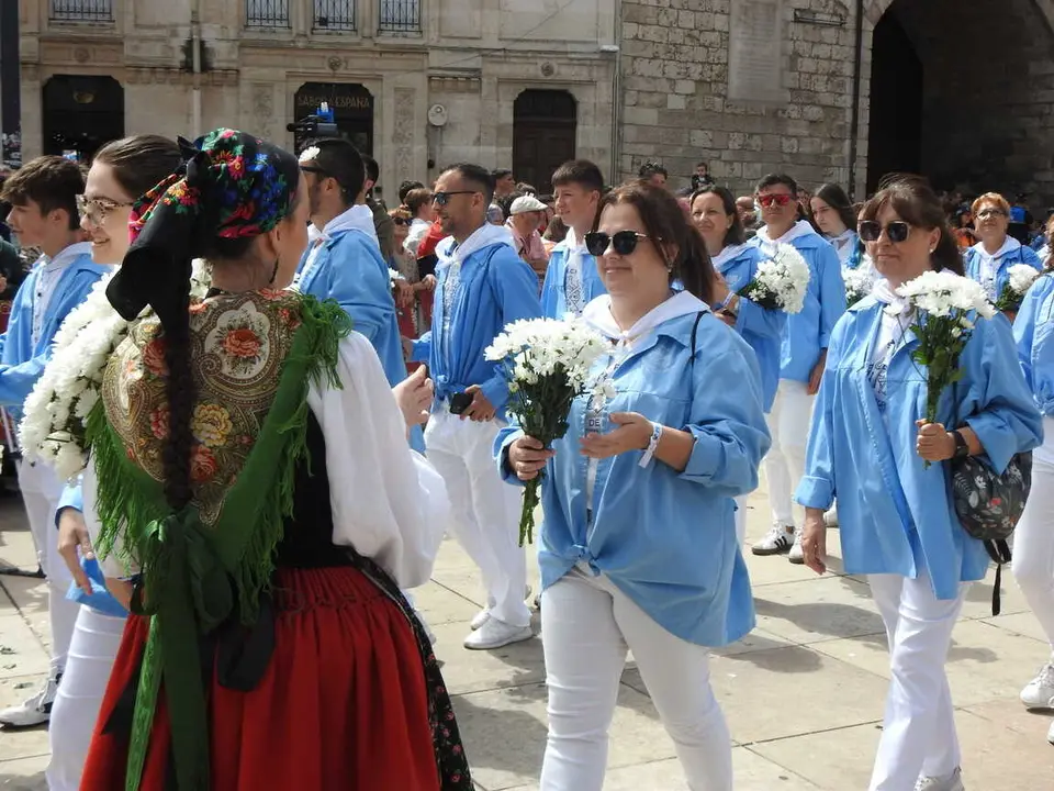 OFRENDA FLORAL BURGOS 29 DE JUNIO (67)