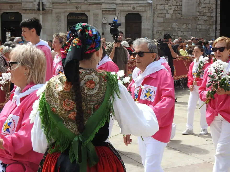 OFRENDA FLORAL BURGOS 29 DE JUNIO (73)