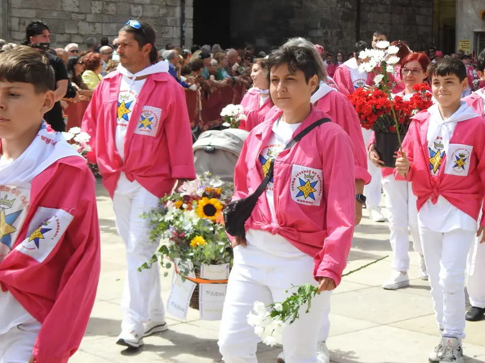 OFRENDA FLORAL BURGOS 29 DE JUNIO (74)