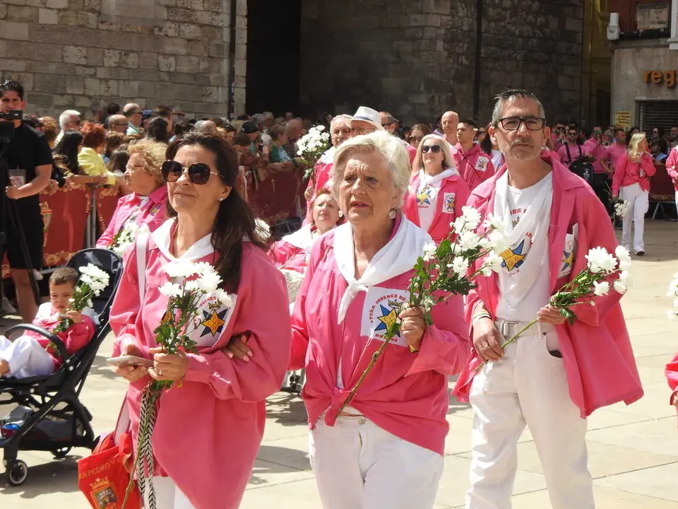 OFRENDA FLORAL BURGOS 29 DE JUNIO (75)