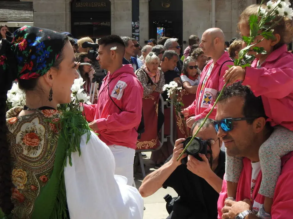 OFRENDA FLORAL BURGOS 29 DE JUNIO (76)
