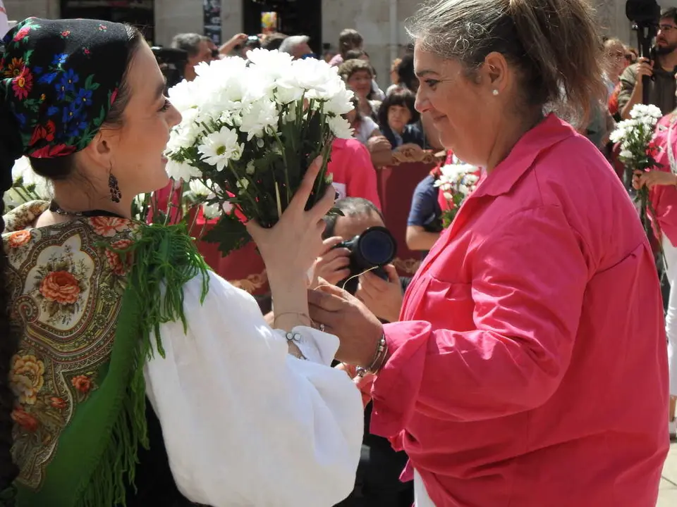 OFRENDA FLORAL BURGOS 29 DE JUNIO (77)