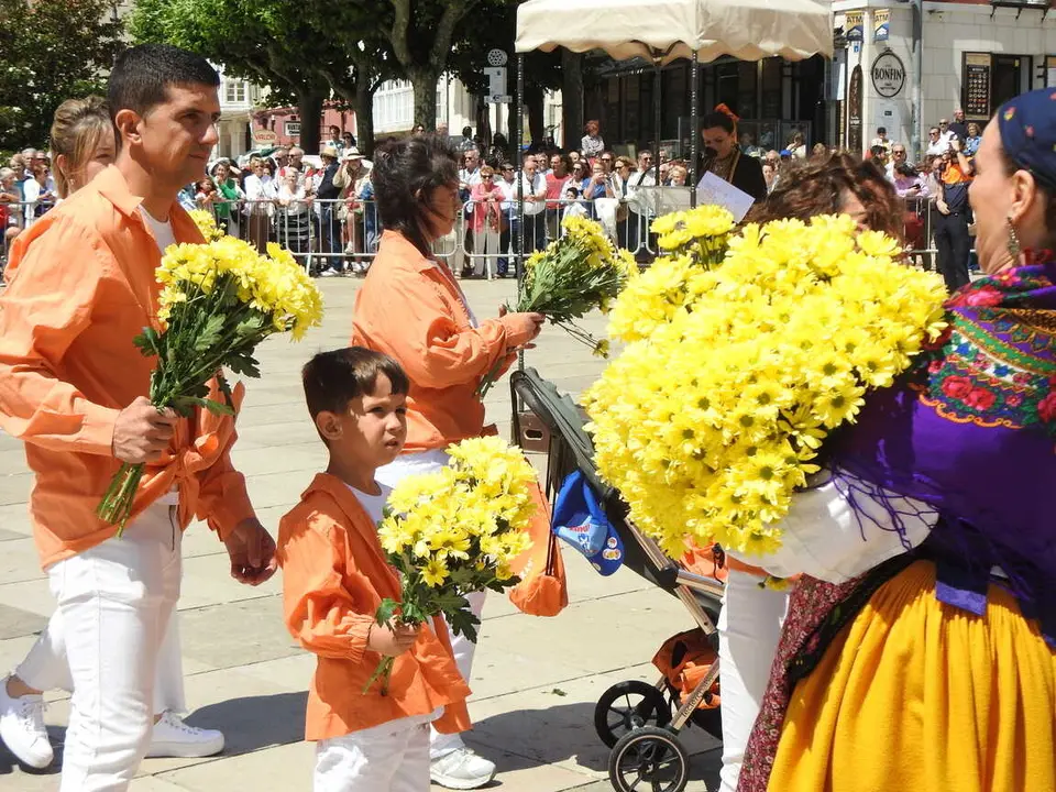 OFRENDA FLORAL BURGOS 29 DE JUNIO (89)