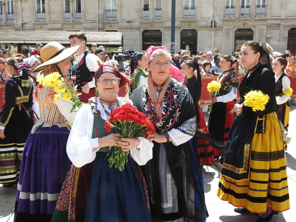 OFRENDA FLORAL BURGOS 29 DE JUNIO (90)