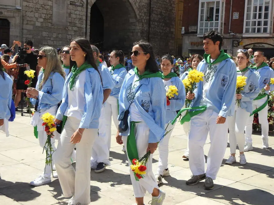 OFRENDA FLORAL BURGOS 29 DE JUNIO (92)