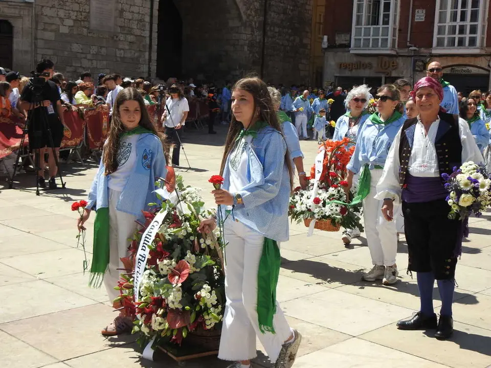 OFRENDA FLORAL BURGOS 29 DE JUNIO (93)