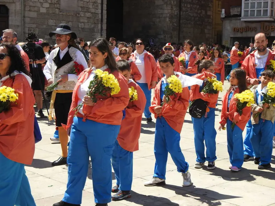 OFRENDA FLORAL BURGOS 29 DE JUNIO (113)