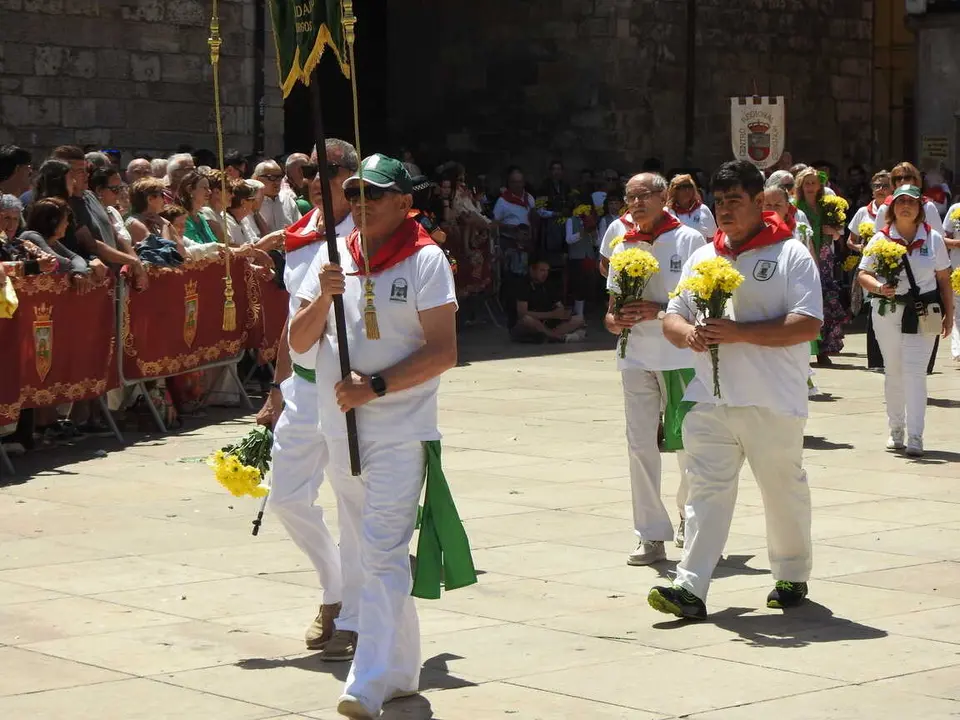 OFRENDA FLORAL BURGOS 29 DE JUNIO (119)