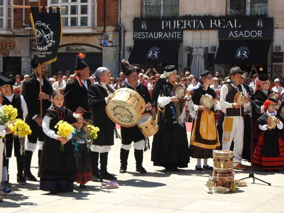 OFRENDA FLORAL BURGOS 29 DE JUNIO (127)