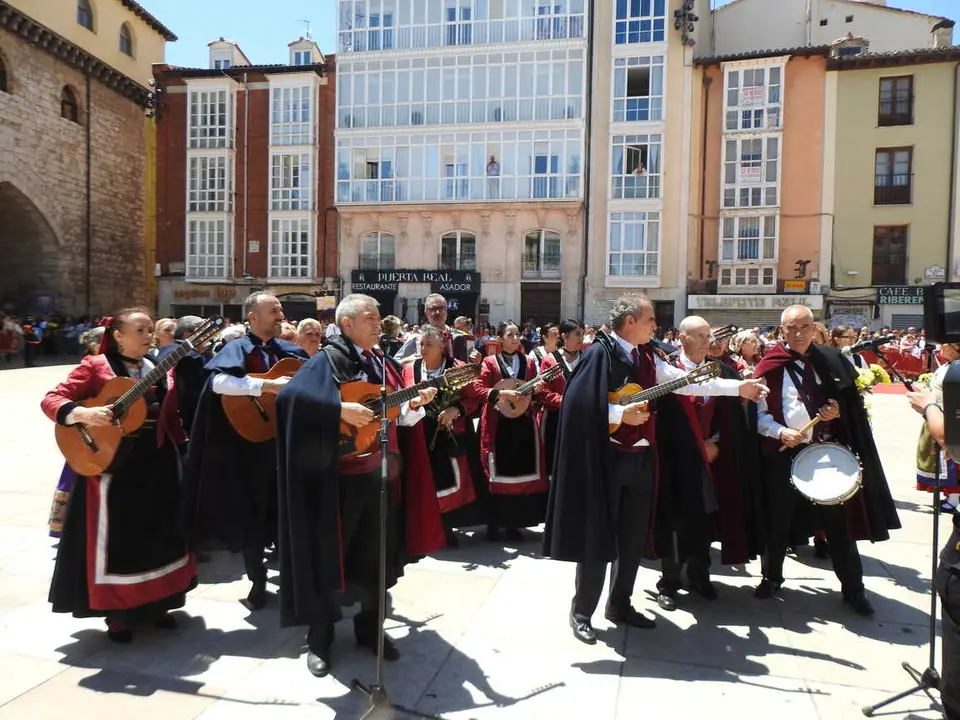 OFRENDA FLORAL BURGOS 29 DE JUNIO (134)