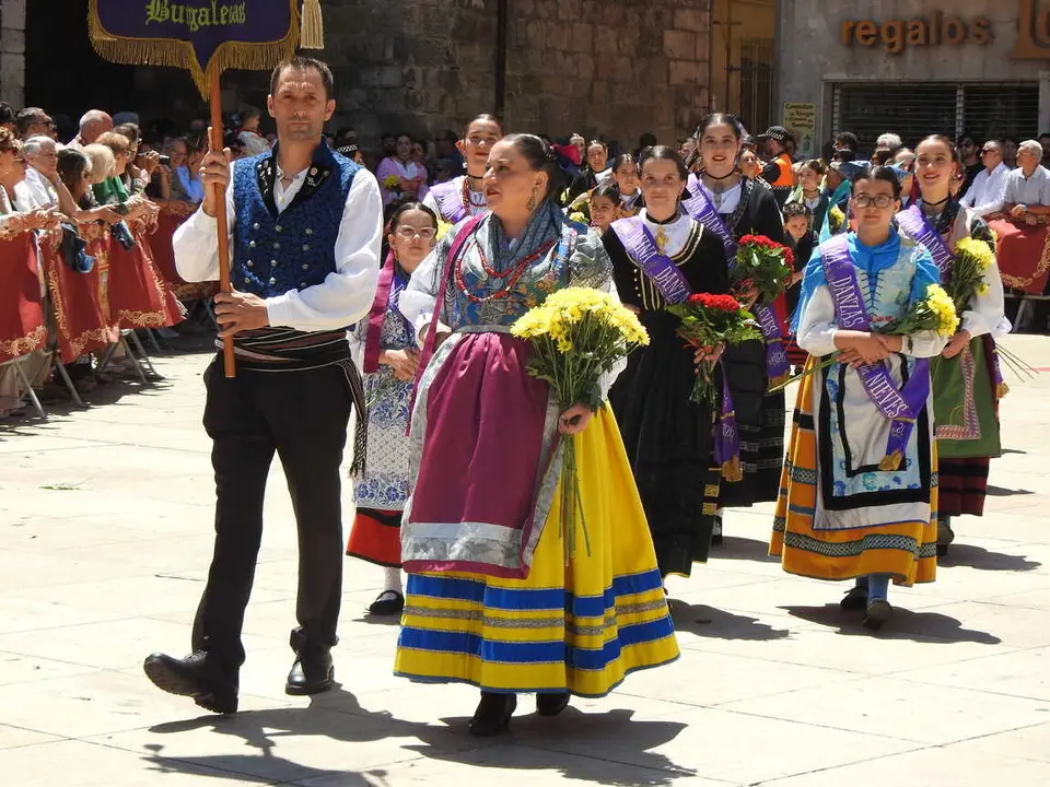 OFRENDA FLORAL BURGOS 29 DE JUNIO (144)