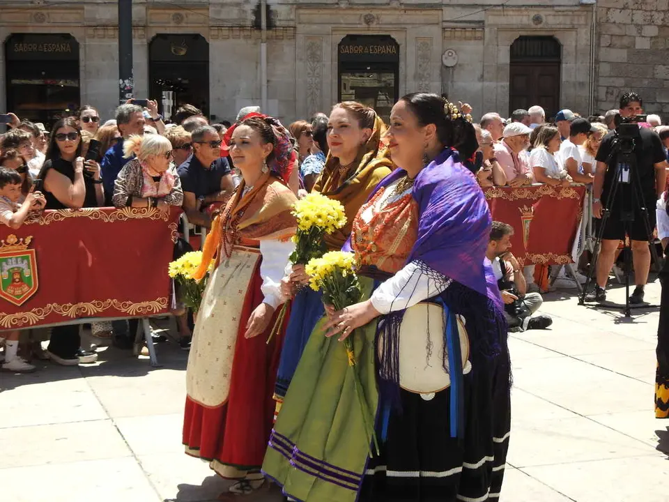 OFRENDA FLORAL BURGOS 29 DE JUNIO (146)
