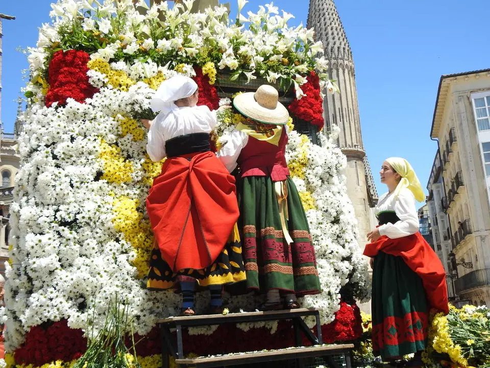OFRENDA FLORAL BURGOS 29 DE JUNIO (149)