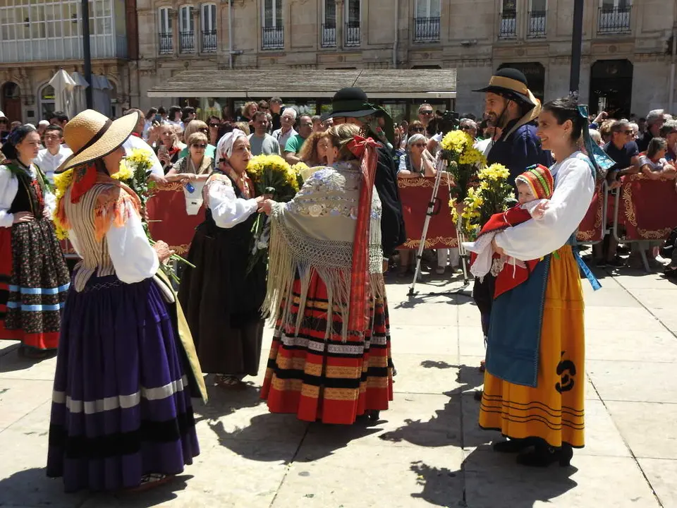 OFRENDA FLORAL BURGOS 29 DE JUNIO (155)