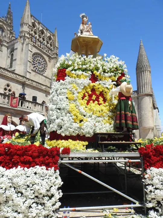 OFRENDA FLORAL BURGOS 29 DE JUNIO (167)