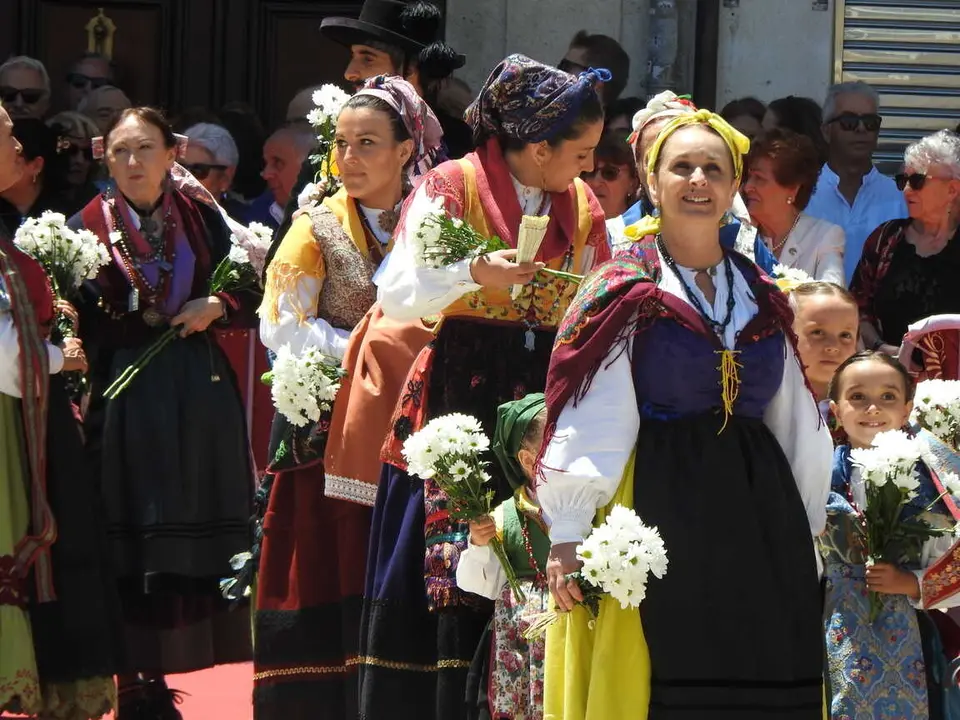 OFRENDA FLORAL BURGOS 29 DE JUNIO (169)