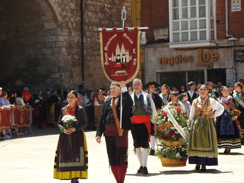 OFRENDA FLORAL BURGOS 29 DE JUNIO (172)