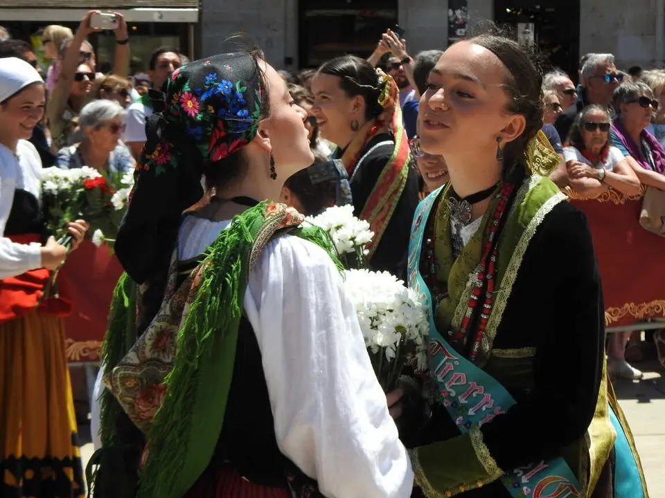 OFRENDA FLORAL BURGOS 29 DE JUNIO (174)
