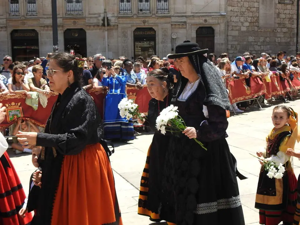 OFRENDA FLORAL BURGOS 29 DE JUNIO (179)