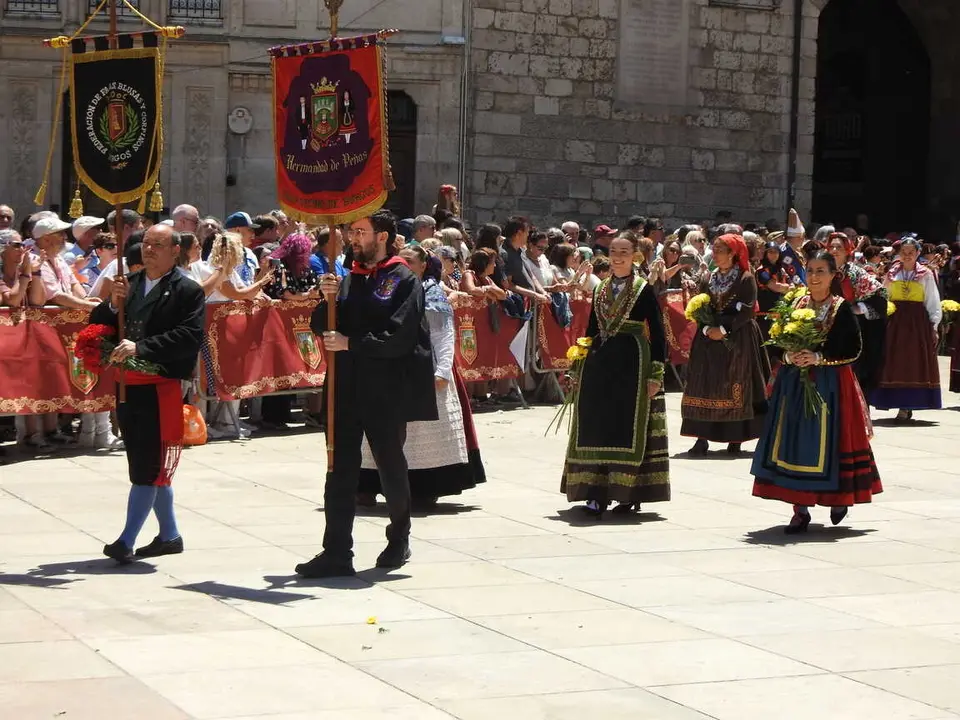 OFRENDA FLORAL BURGOS 29 DE JUNIO (185)
