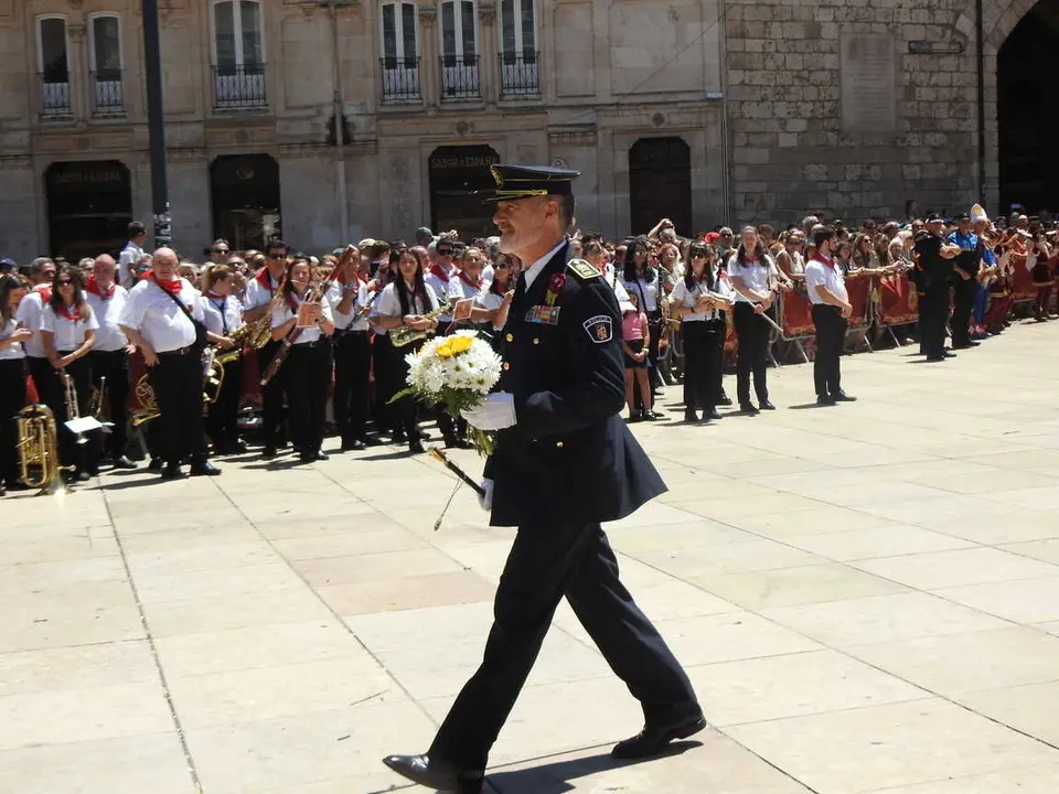 OFRENDA FLORAL BURGOS 29 DE JUNIO (191)